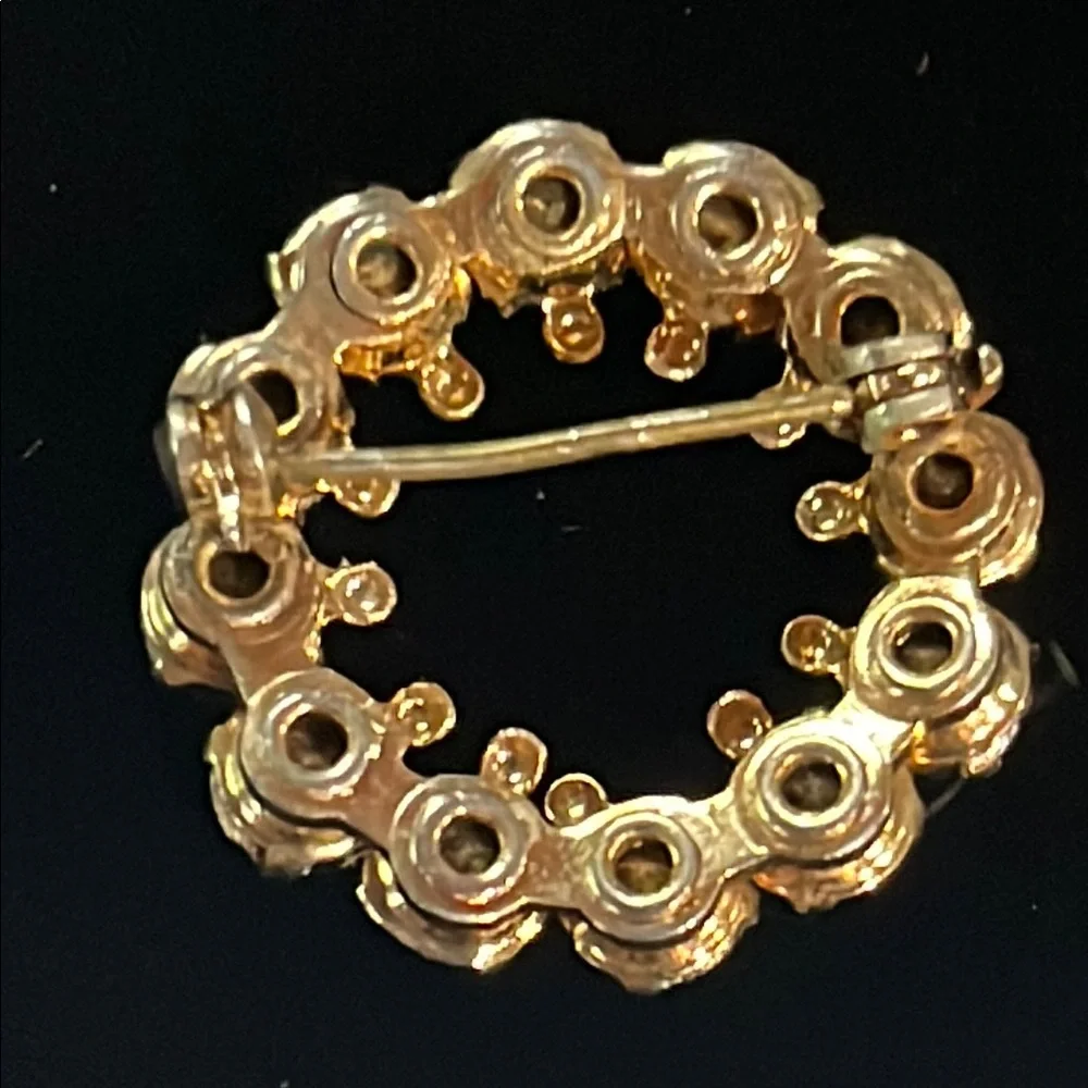 Elegant Gold and Blue Crystal Brooch - Picture 2 of 3